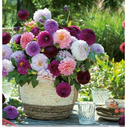 Kalendarz ścienny BUKIETY KWIATÓW 13-planszowe 2024 320mm x 470mm Lucrum (RW12)