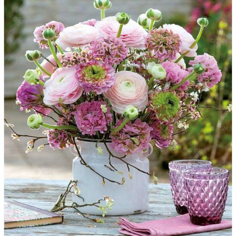 Kalendarz ścienny BUKIETY KWIATÓW 13-planszowe 2024 320mm x 470mm Lucrum (RW12)